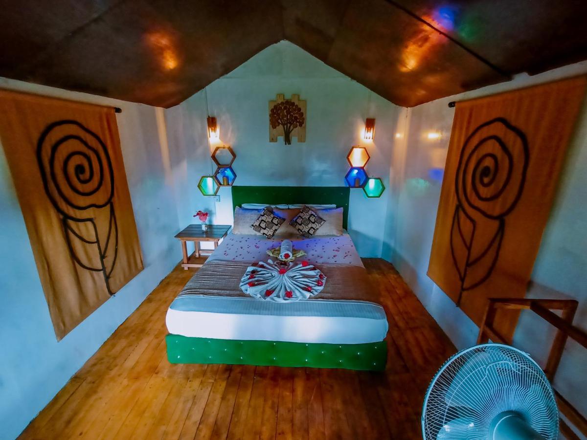 Experience The Comforts Of An Amazing Treehouse 锡吉里亚 外观 照片