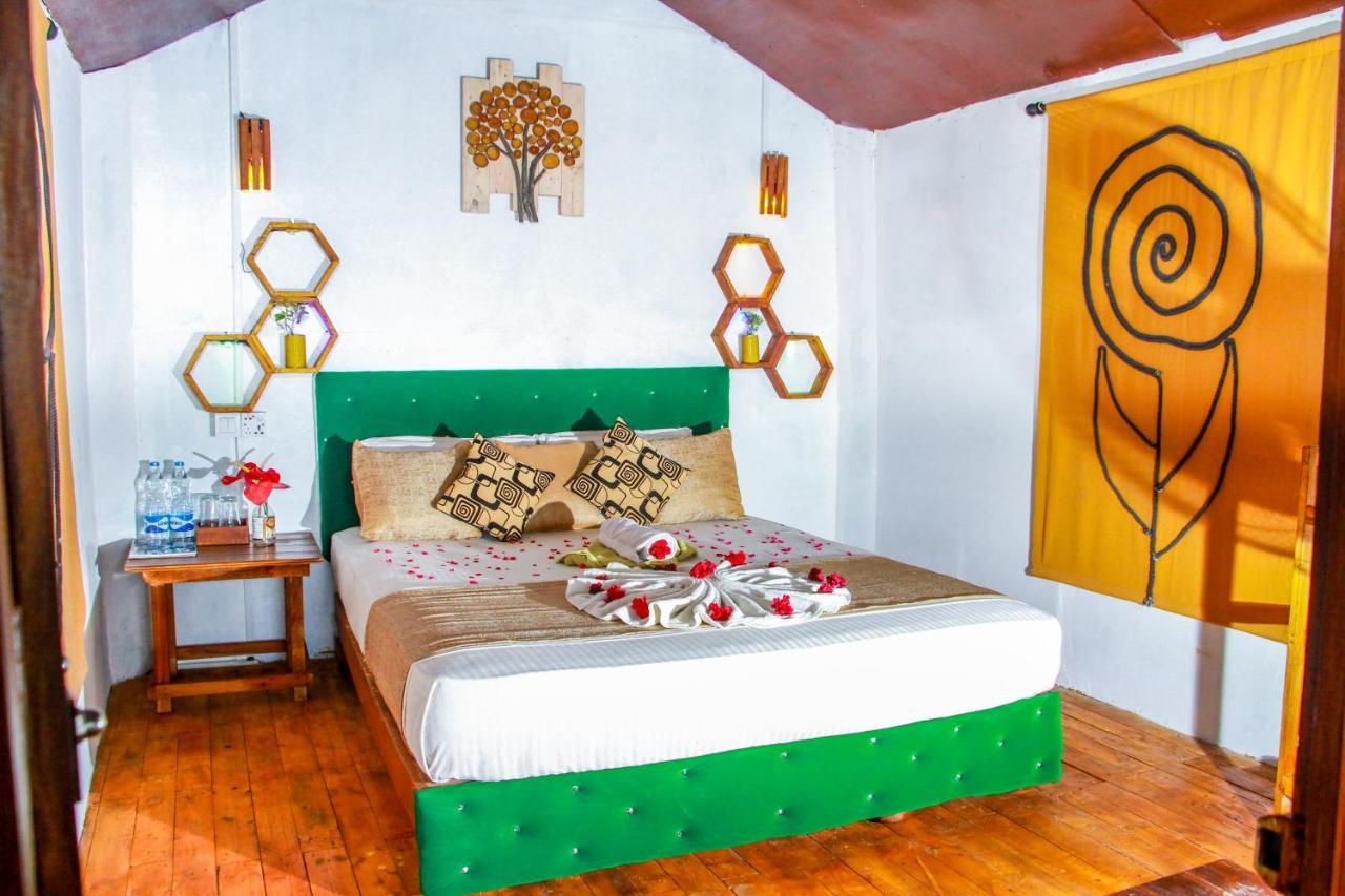 Experience The Comforts Of An Amazing Treehouse 锡吉里亚 外观 照片