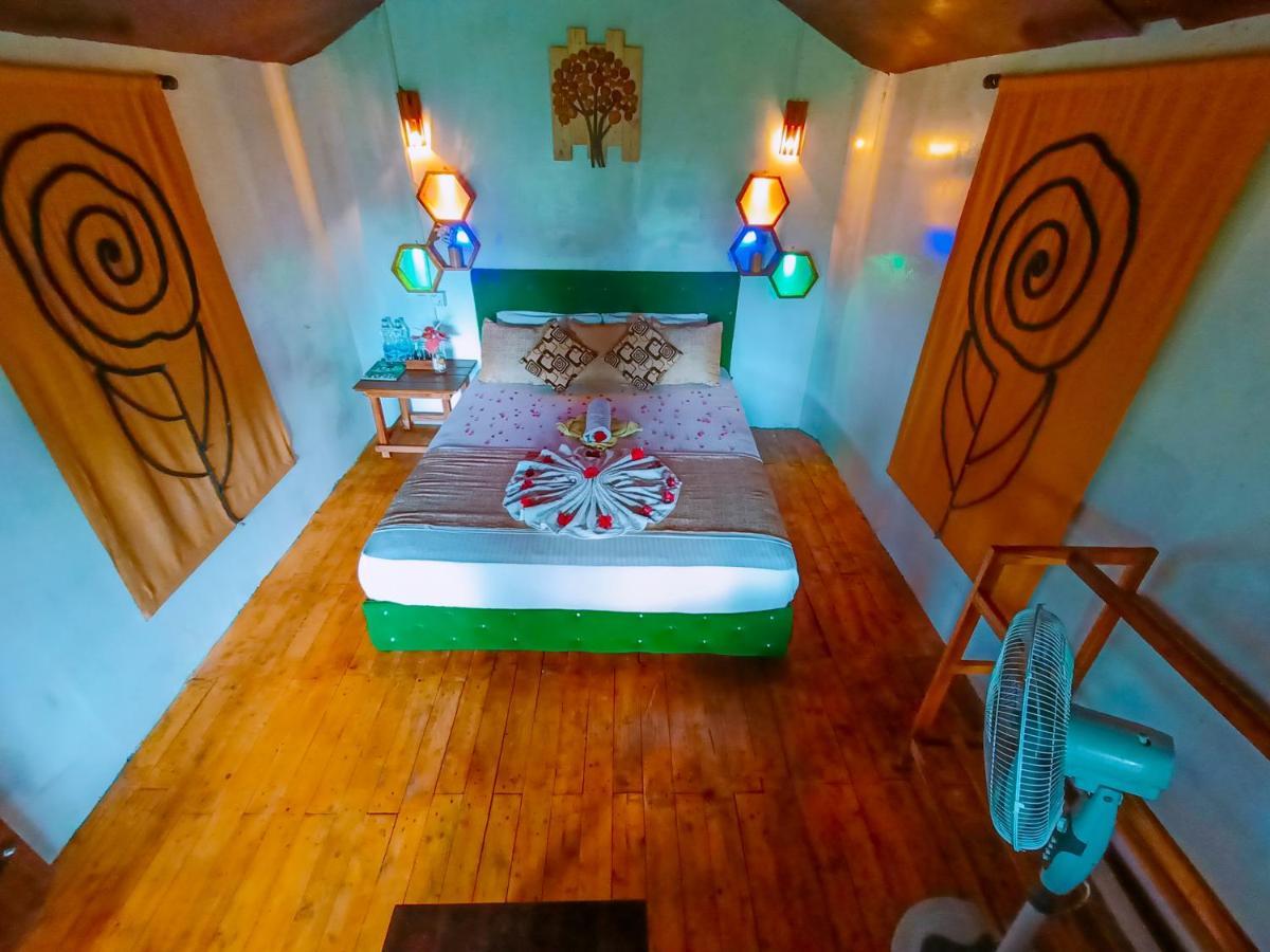 Experience The Comforts Of An Amazing Treehouse 锡吉里亚 外观 照片